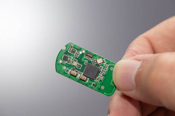 PCB激光微加工 激光微加工在行業里的應用(圖1)